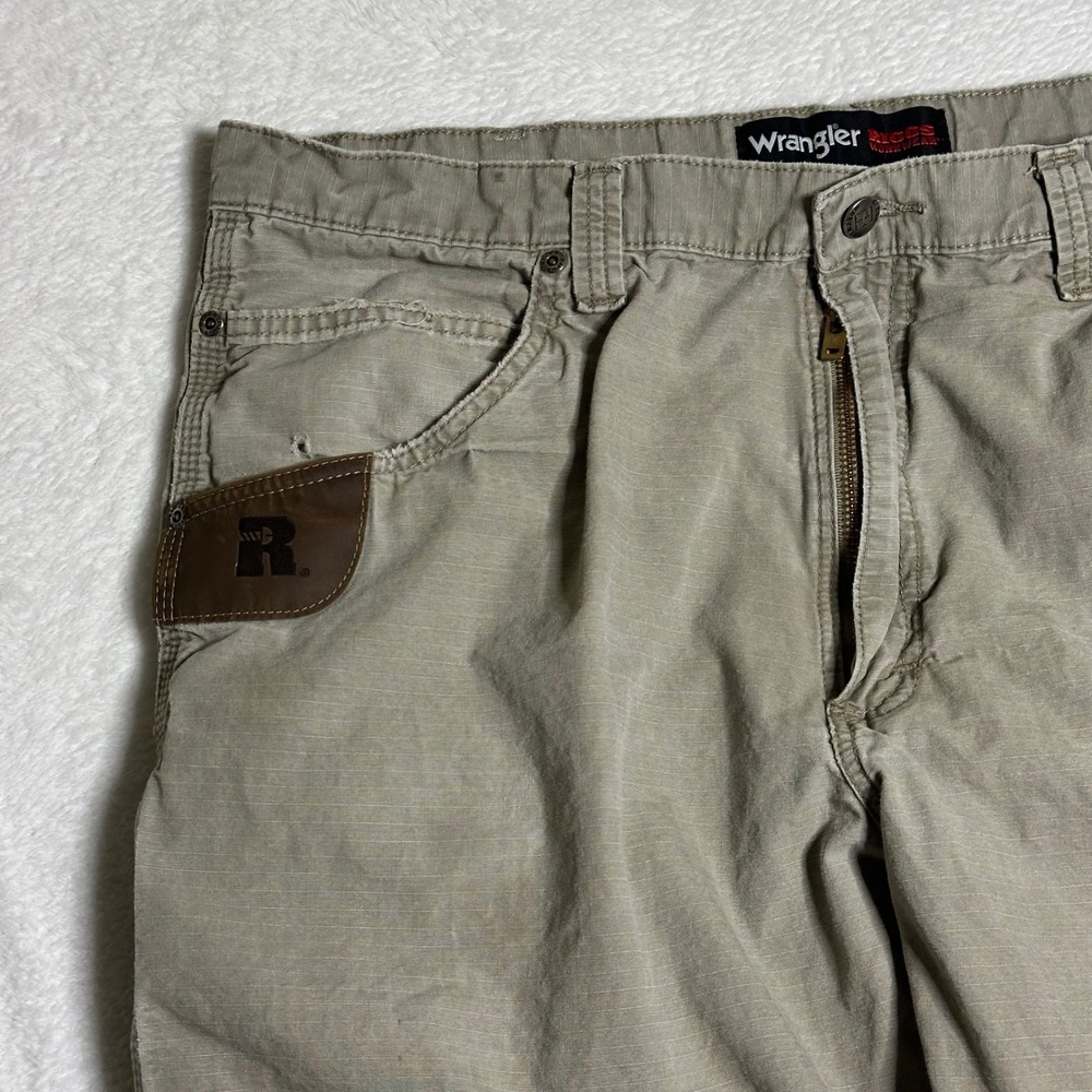 Wrangler Riggs Workwear Mens 38x30 Beige Ripstop Carpenter Pants Relaxed Utility - Picture 3 of 11